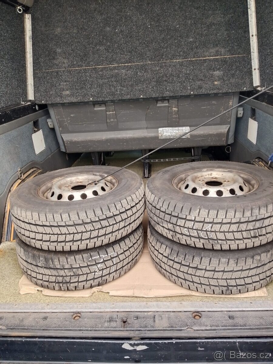 Mercedes-Benz Sprinter - 12