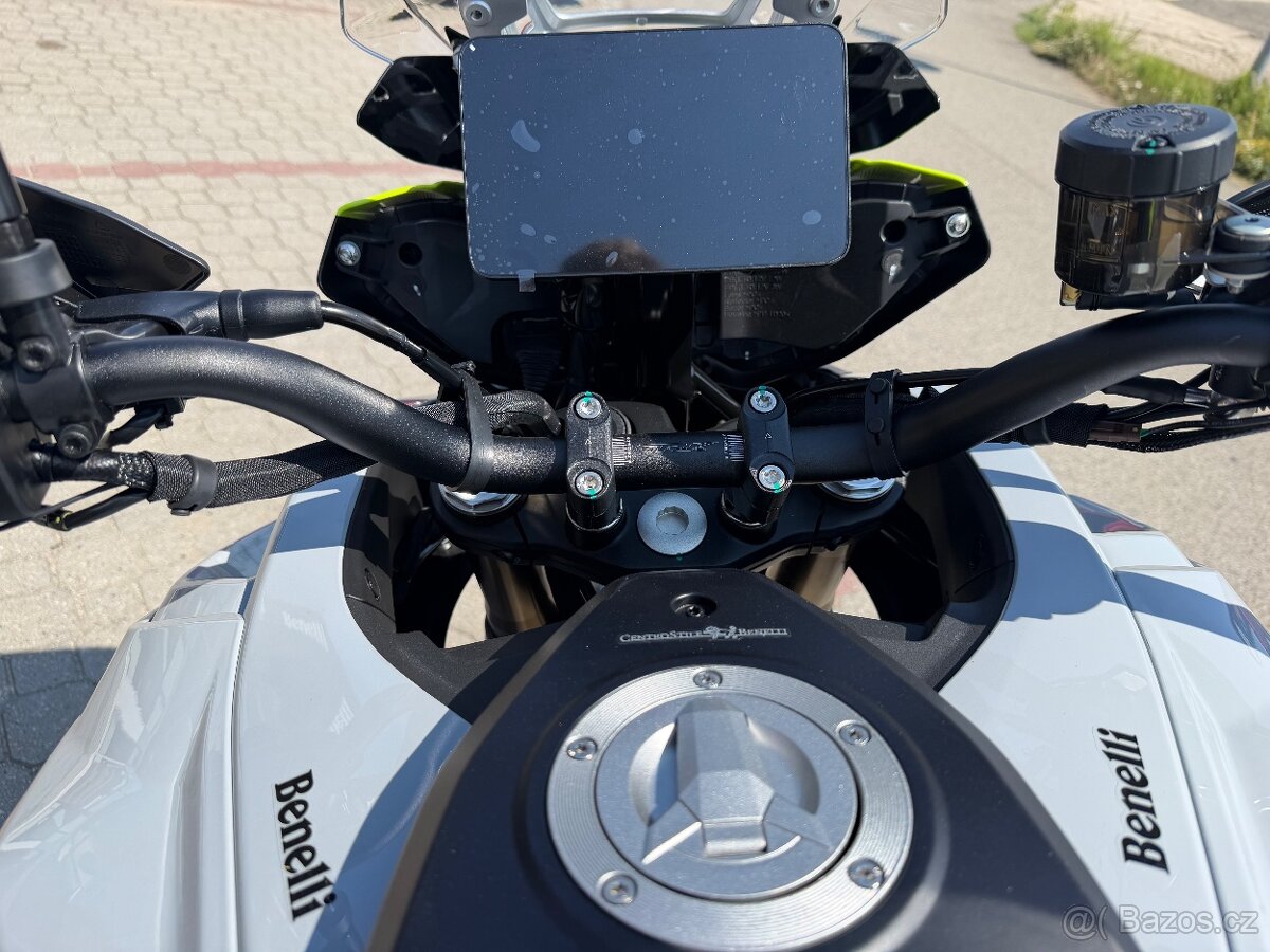 Benelli 902 Stradale - 12