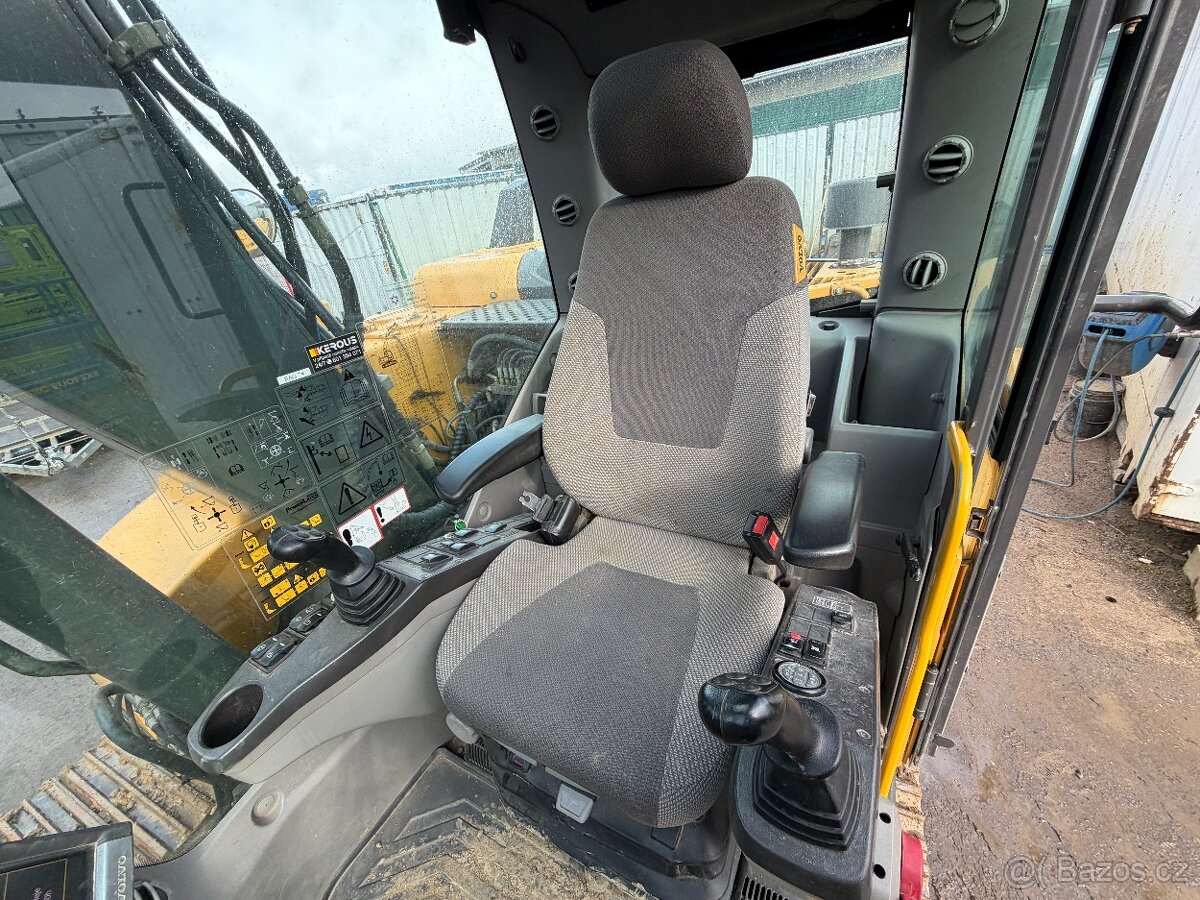 Pásové rypadlo Volvo EC140DL - 12