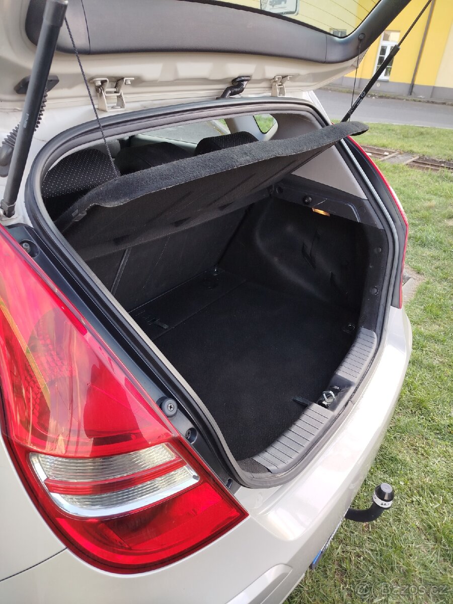 Hyundai i30 1.6 crdi - 12