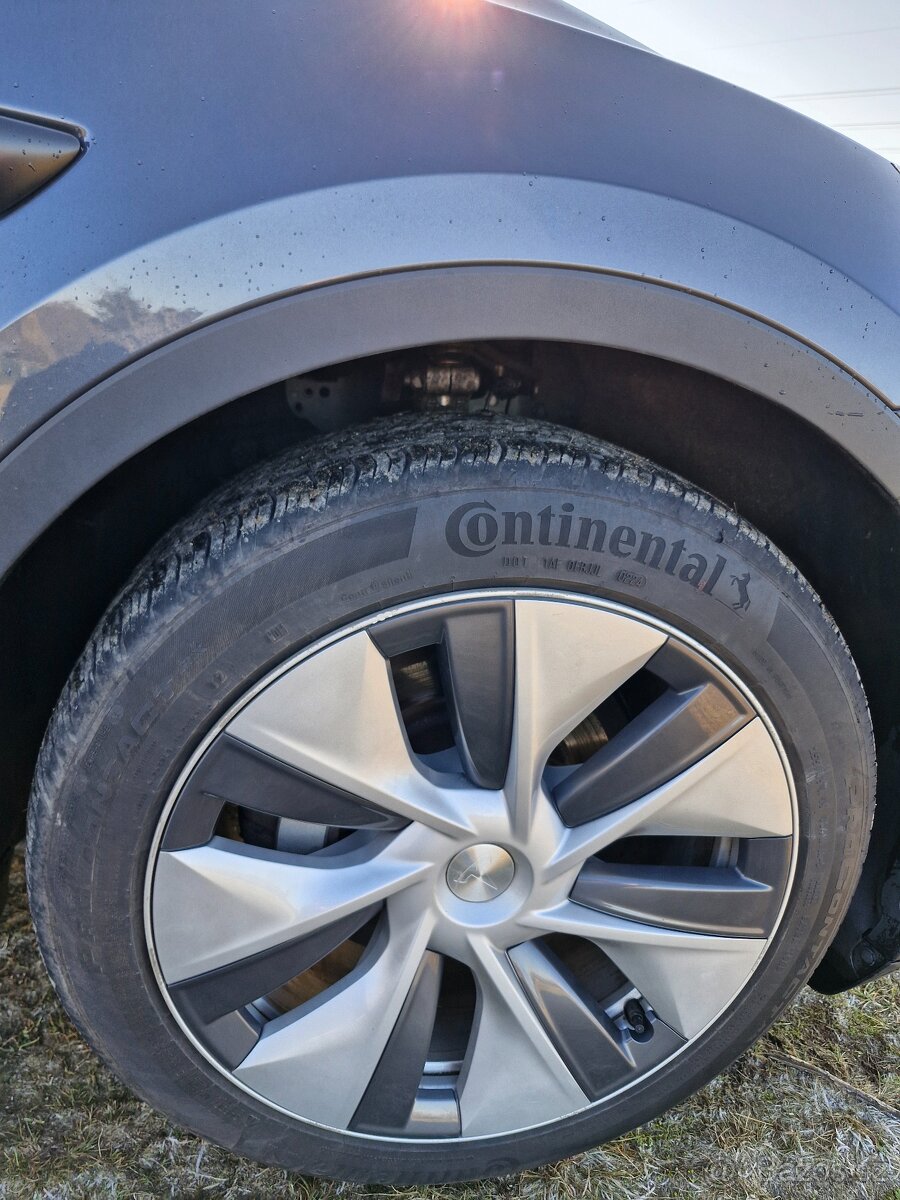 Tesla Y AWD Long Range tažné - 12