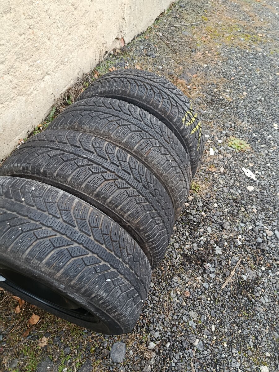 Zimní 205/60/16 Ford - 12