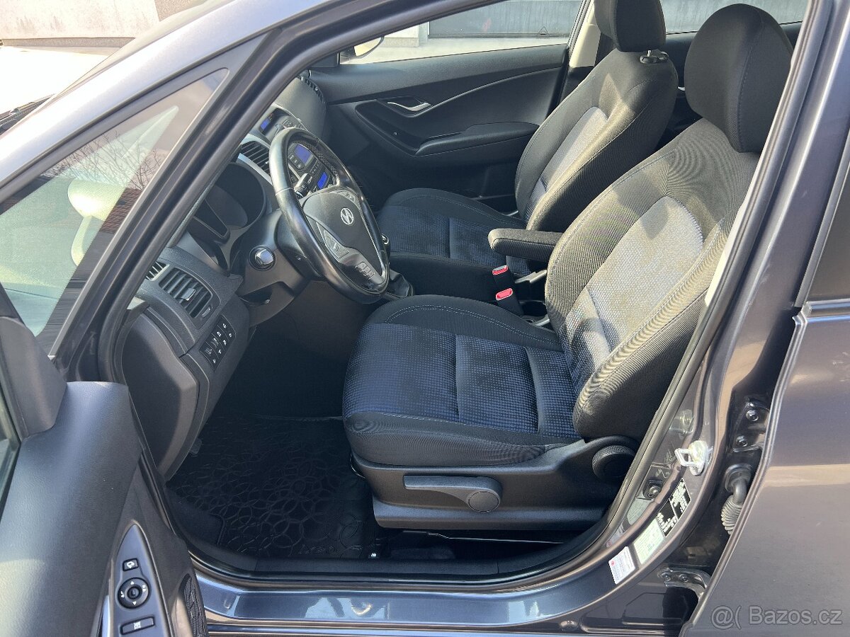 HYUNDAI iX20 1.4i 66 KW 1.MAJIT.VYHŘ.SEDAD+VOLANT,PAR.SENZOR - 12