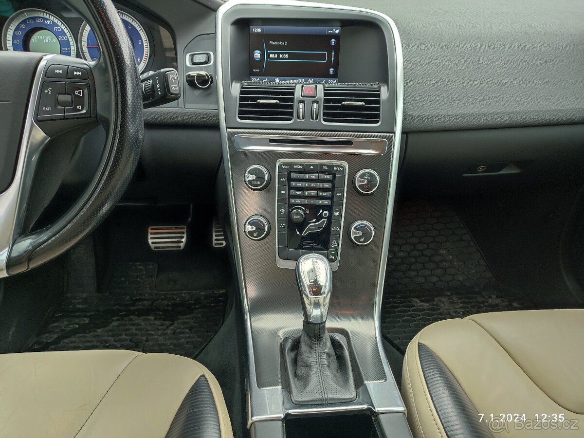 Volvo Xc60 R 230hp - 12