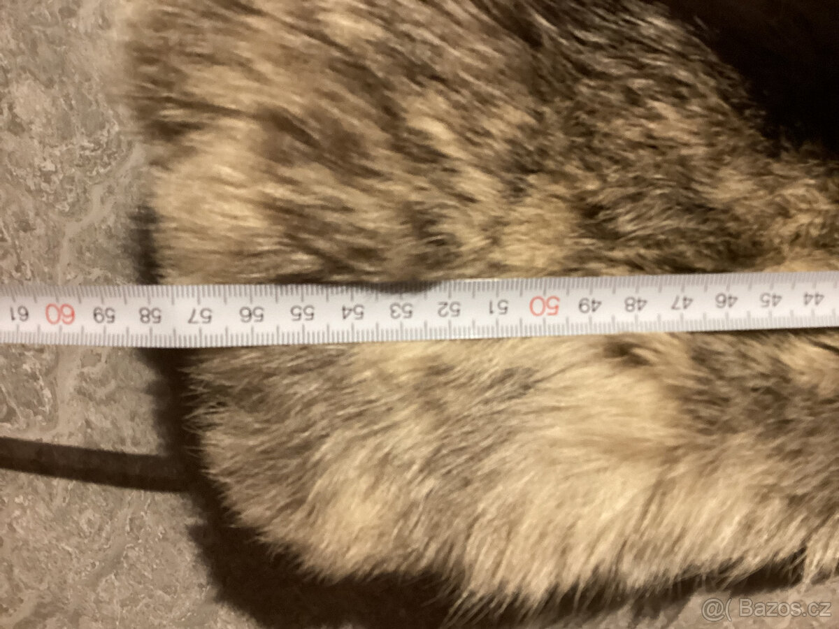 Kožíšek hnědobéžový pravý - 12