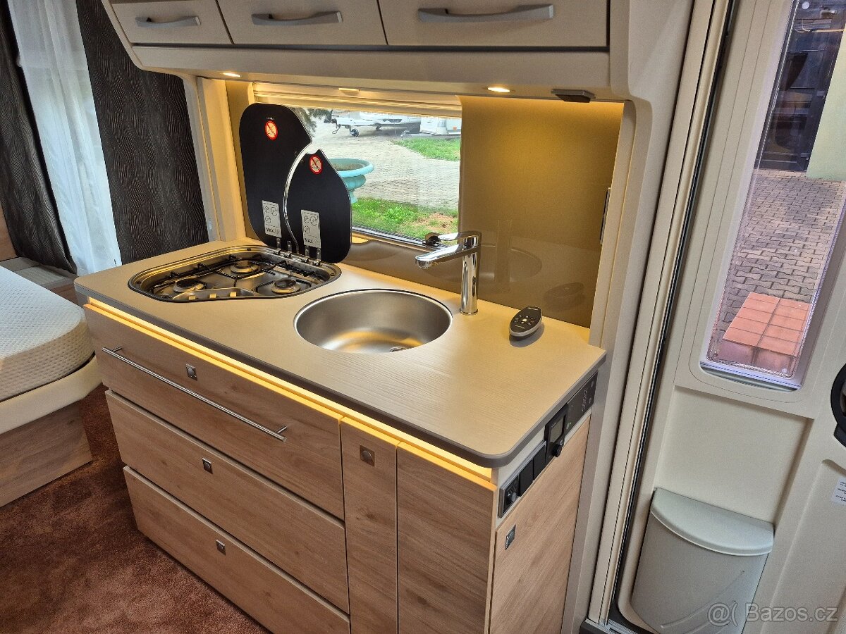 Obytný přívěs DETHLEFS NOMAD 530 DR - 12