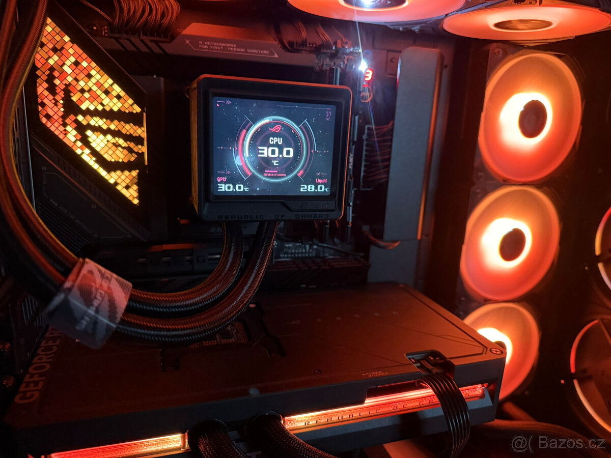 ASUS RTX 5090 LC OC, 4K OLED ASUS MONITOR - 12