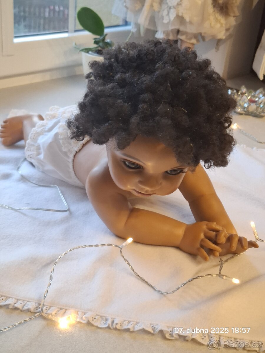 Sběratelská porcelánová panenka - 12