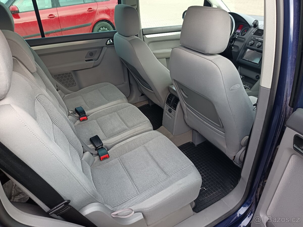Volkswagen Touran 2.0 TDI - 103 kW -DSG - 7 místní - 12
