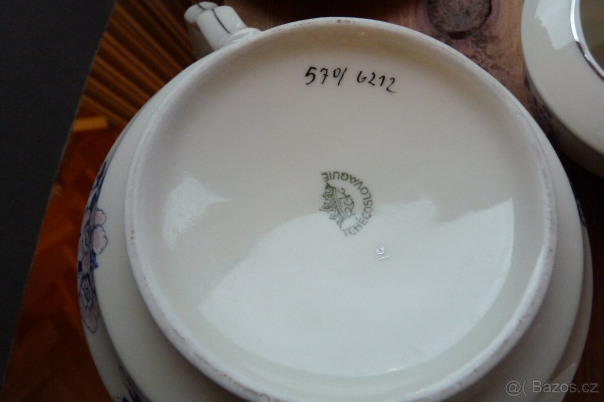 Loučky-porcelánová konvice a dva šálky - 12