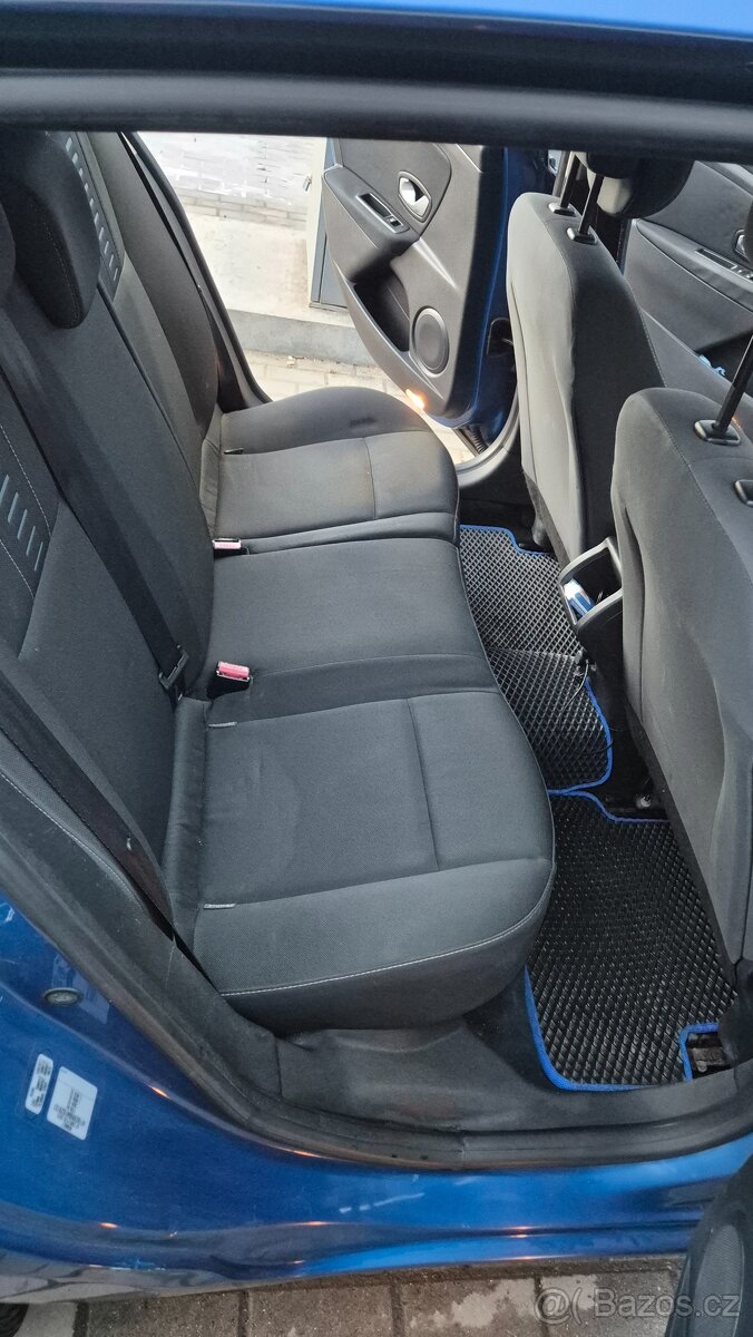 Renault Megane III 1,6 benzin - 12