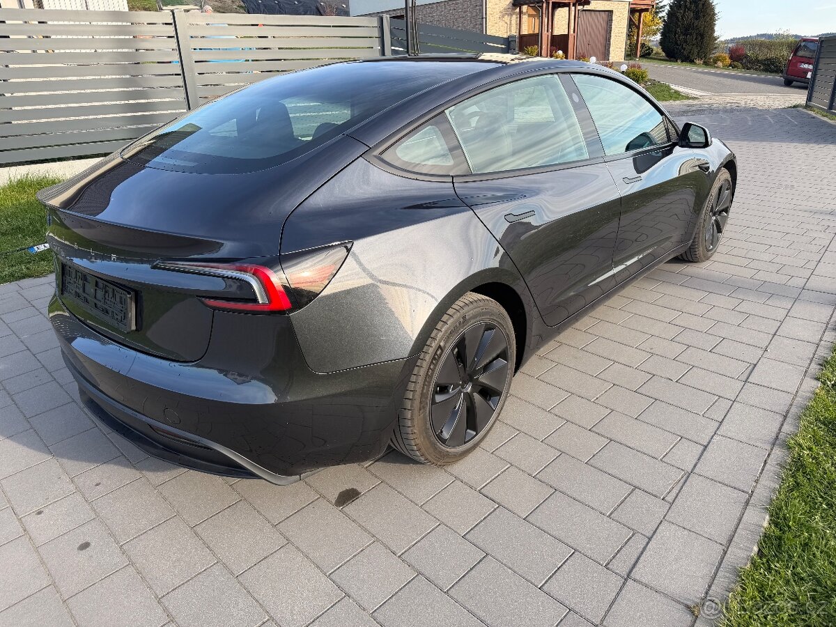 Tesla 3 highland - 12