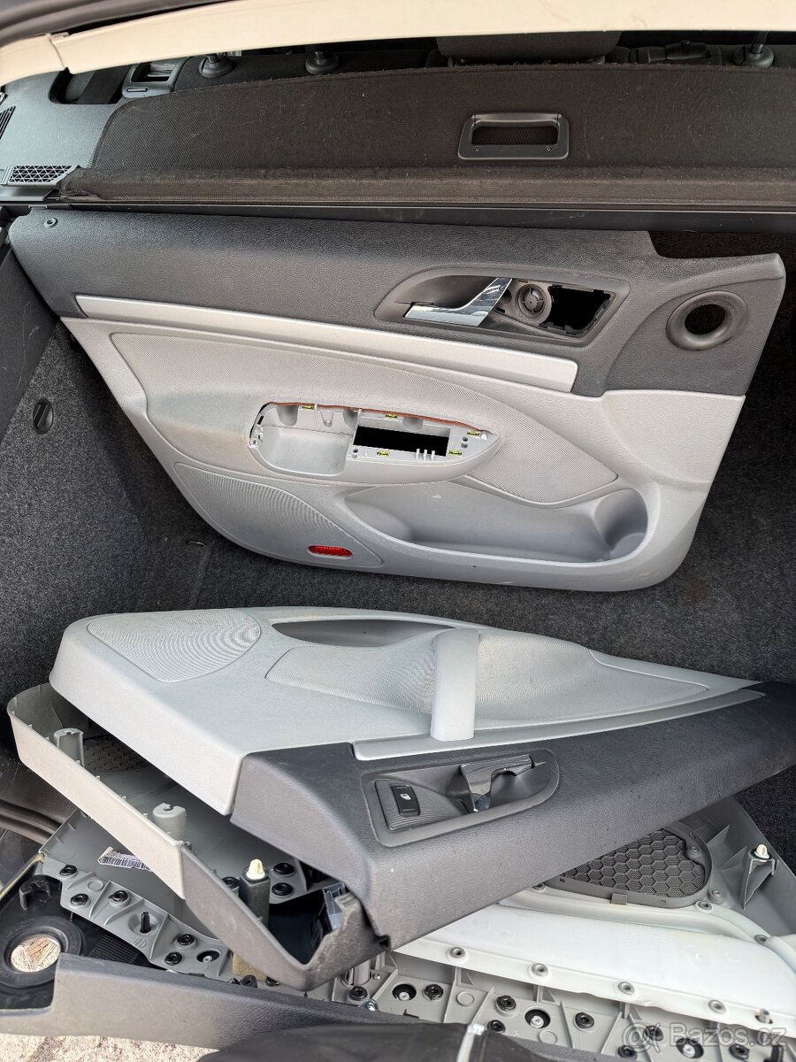 Zadní část + světlý interiér Octavia 2 Facelift - 12