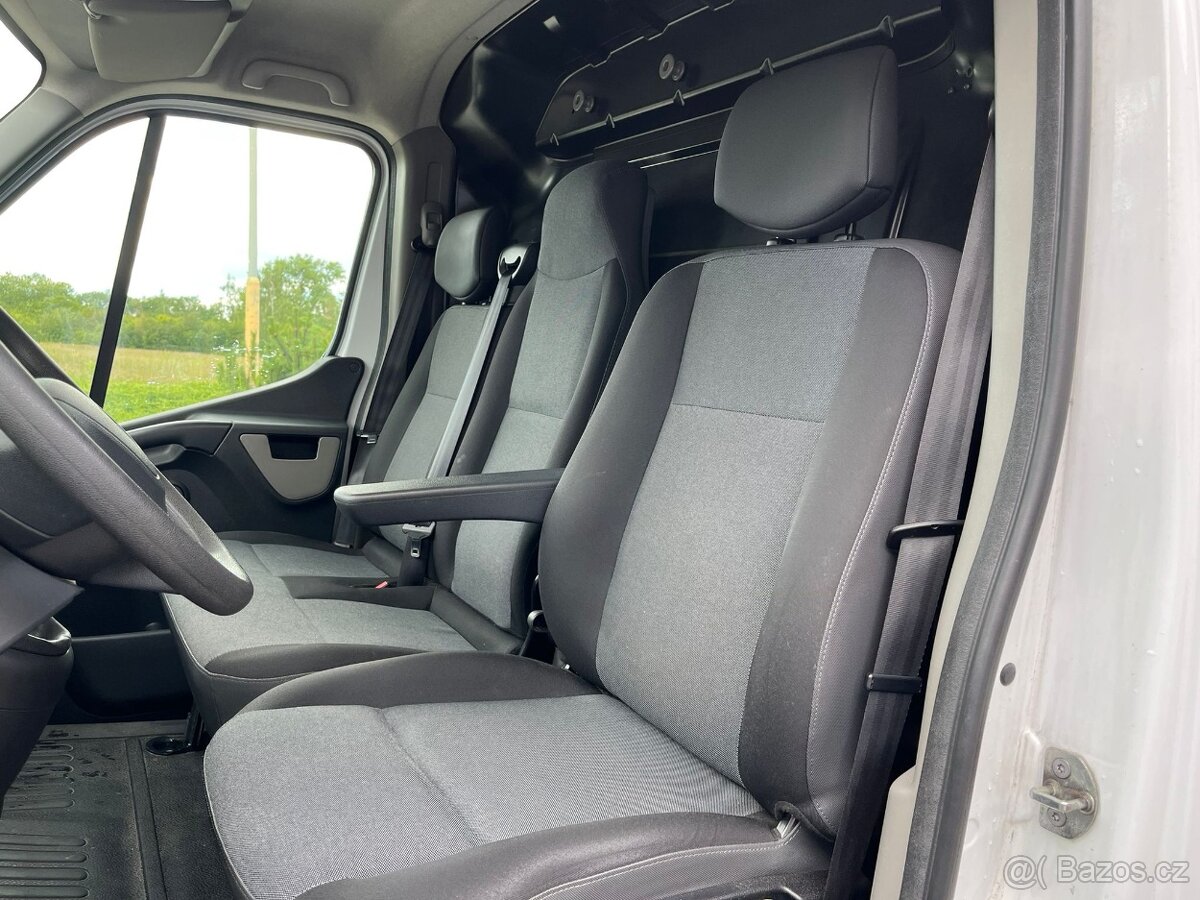 Prodám dodávku Renault Master L3H2 2,3DCi 107kw, rok 2019 - 12