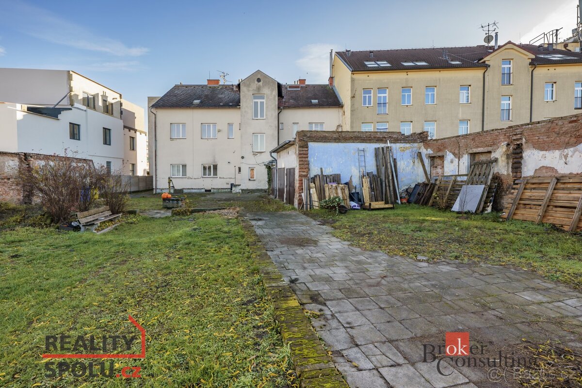 Prodej, komerční/činžovní dům, 536 m2, Pražská třída 7/64, K - 12