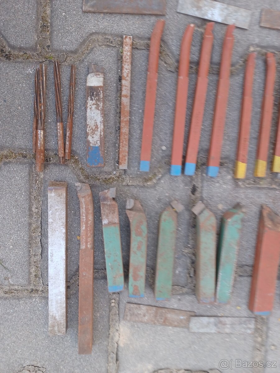 Prodám díly a nože na soustruh. - 12