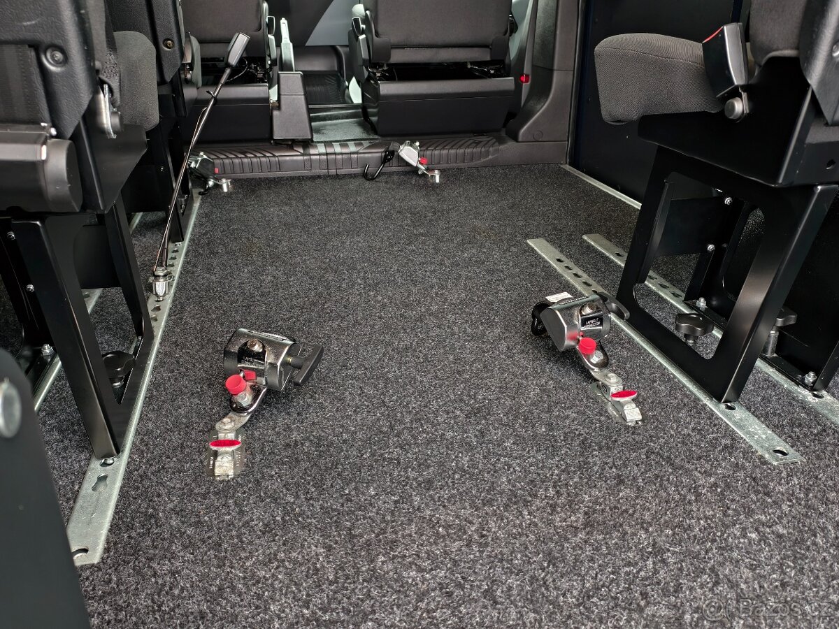 Ford Transit Custom 2.0EcoBlue ÚPRAVA PRO VOZÍČKÁŘE - 12