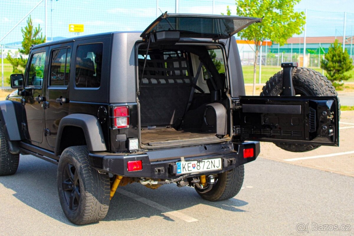 Jeep Wrangler 2.8 CRD Rubicon A/T - 12