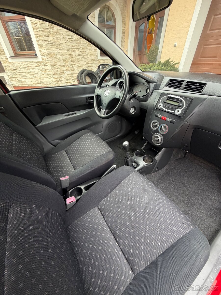 Daihatsu CUORE 1,0 i - 5 dveří - 12