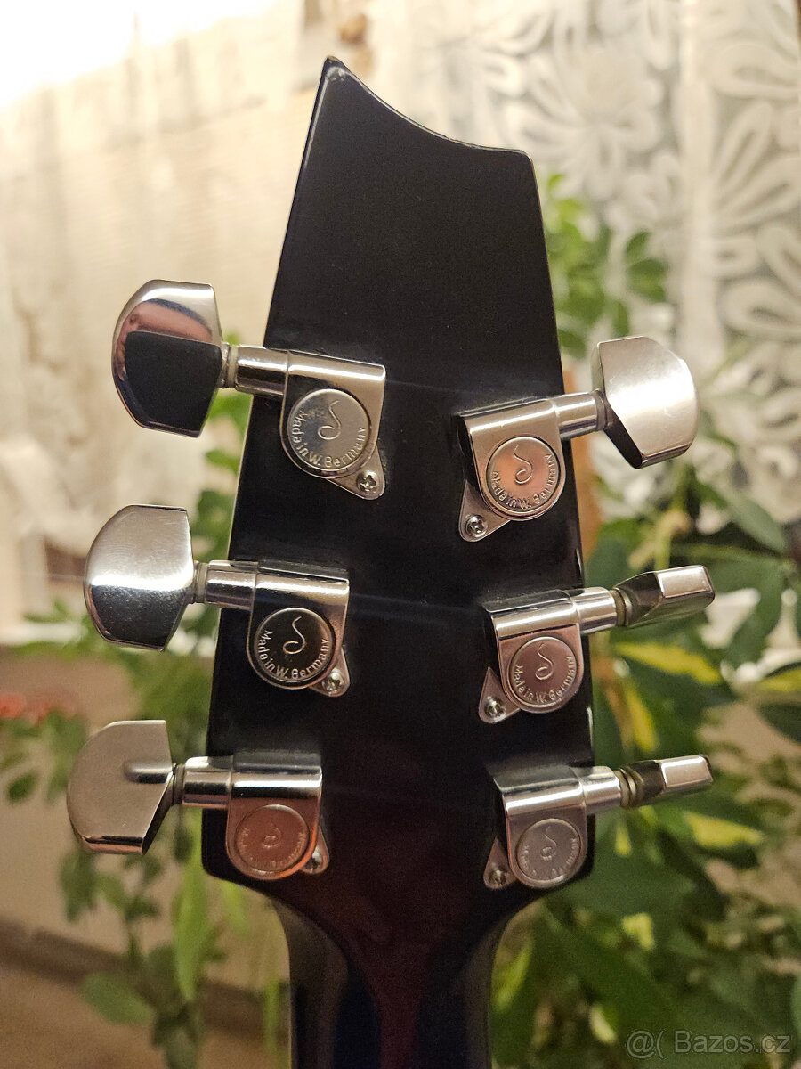 Česká akustická polomasivní kytara FURCH Ovation - 12