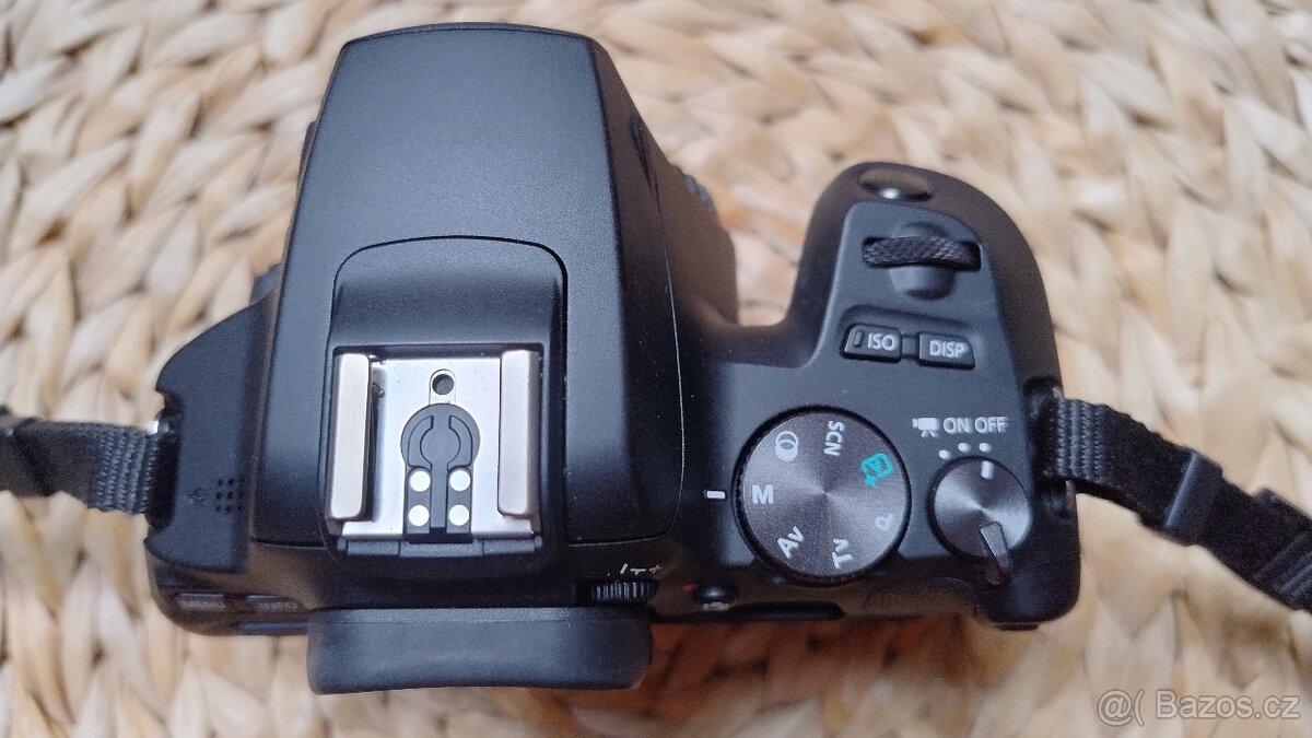 Digitální zrcadlovka s prislusenstvim - 12