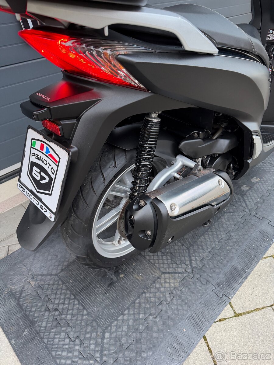 Honda Sh 300i ABS rok 2017 - 12