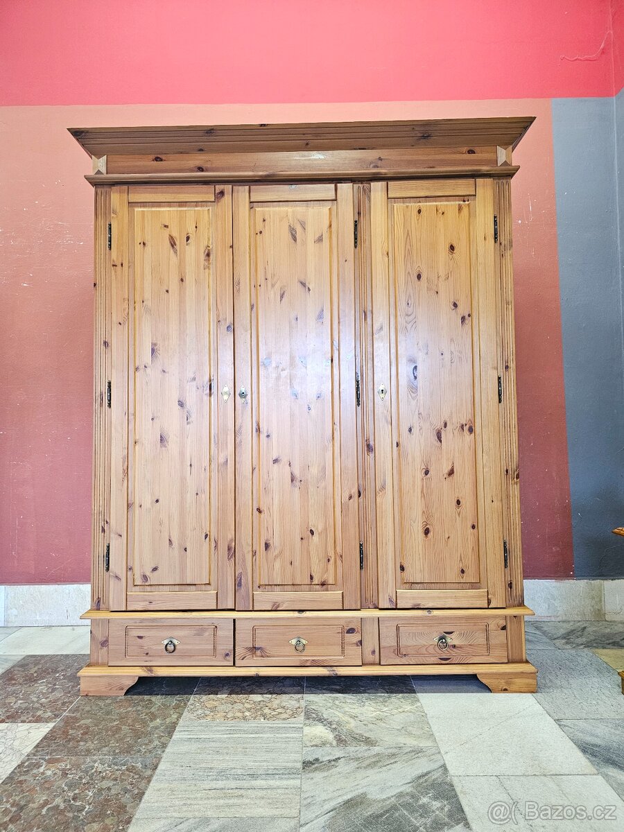 ...Zamluveno...Ložnice Celodřevená - 12