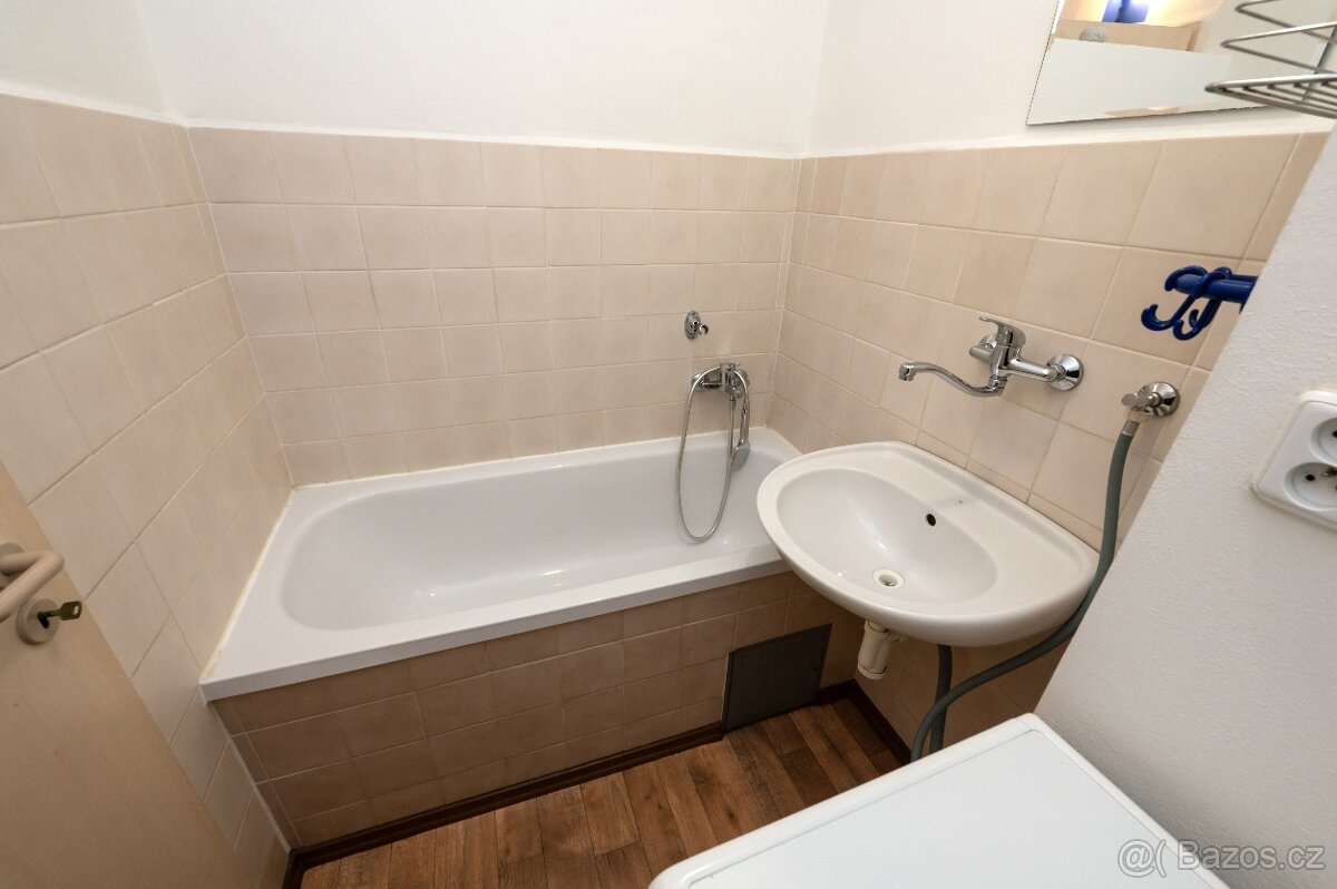 Byt 2+1 v centru Českých Budějovic - 12