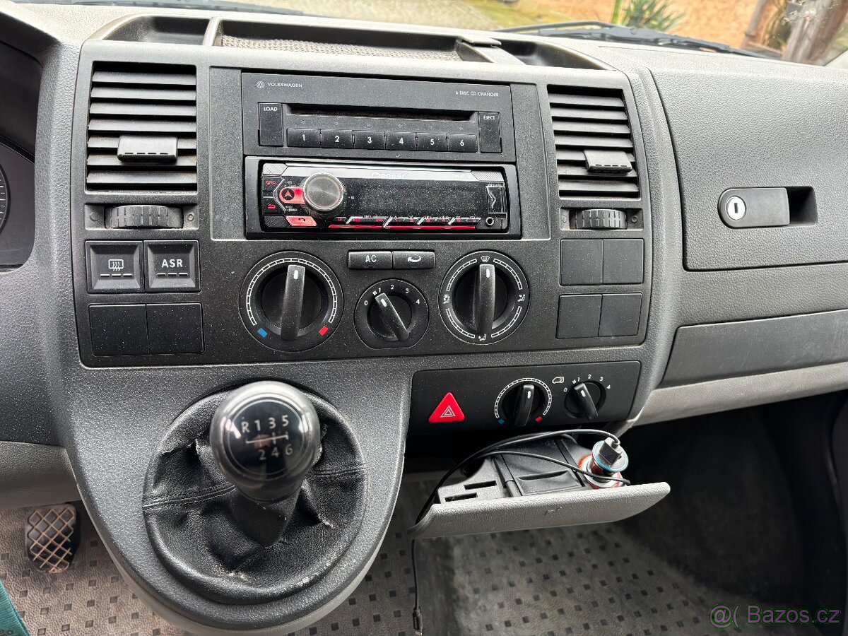 VW Transporter T5 2,5 TDI - 12