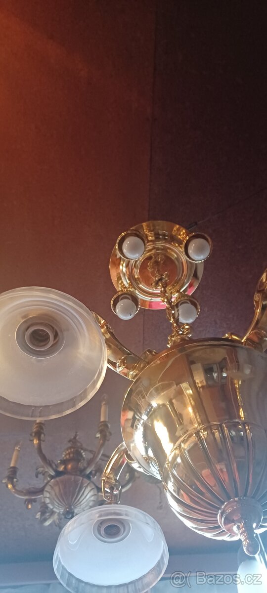 Větší salonní lustr - 12