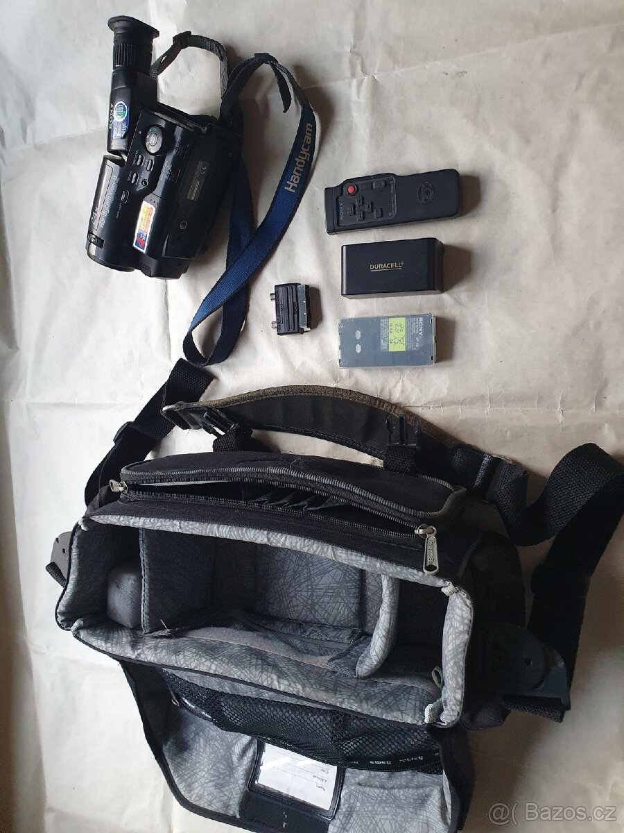 Kamera SONY a fotoaparát SAMSUNG a LJUBITEL vč. expozimetru - 12