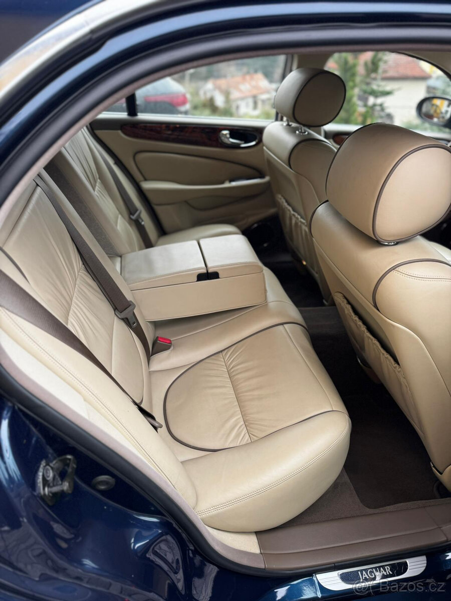 Jaguar XJ 2,7d - 12