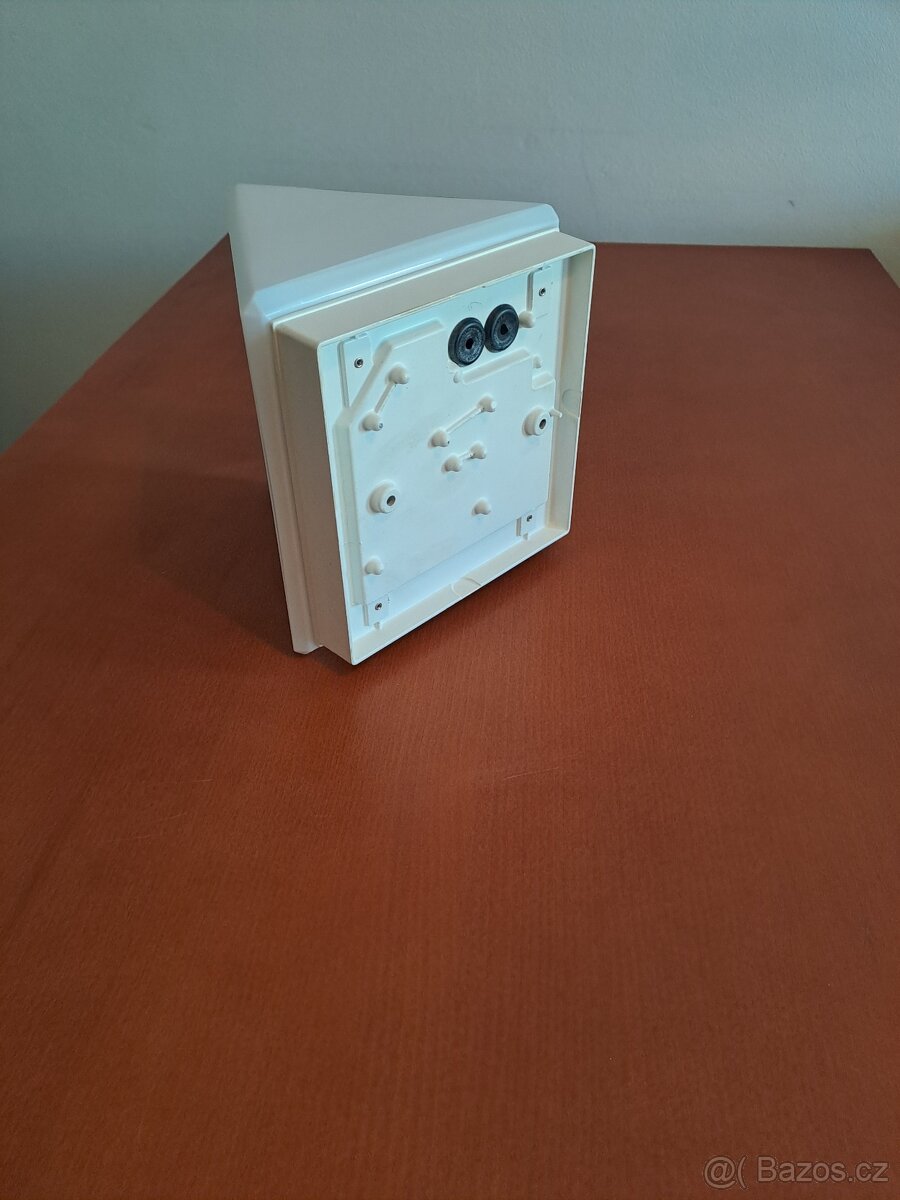 Trojúhelníková světla - 12