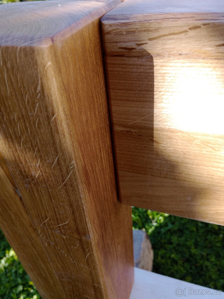 Dubová manželská postel - 12