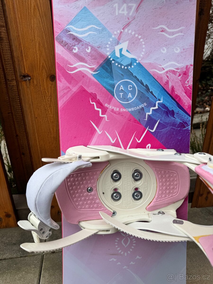 Nový snowboard s vázáním a botami - 12