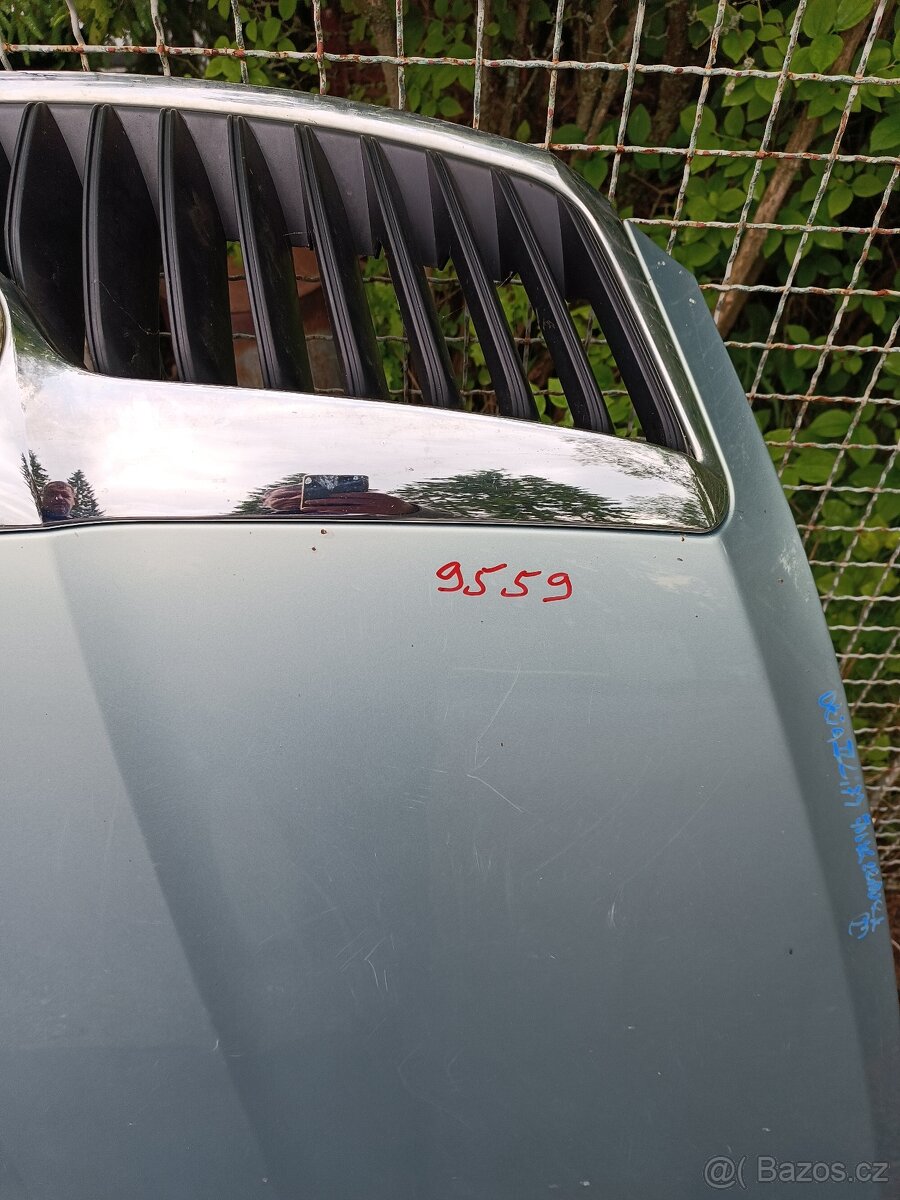 Skoda Octavia 2 facelift - přední kapota - 12