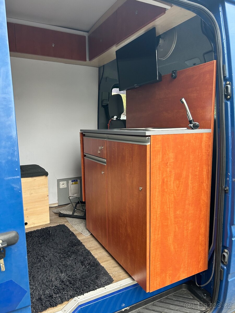 Mercedes benz Sprinter obytný - 12