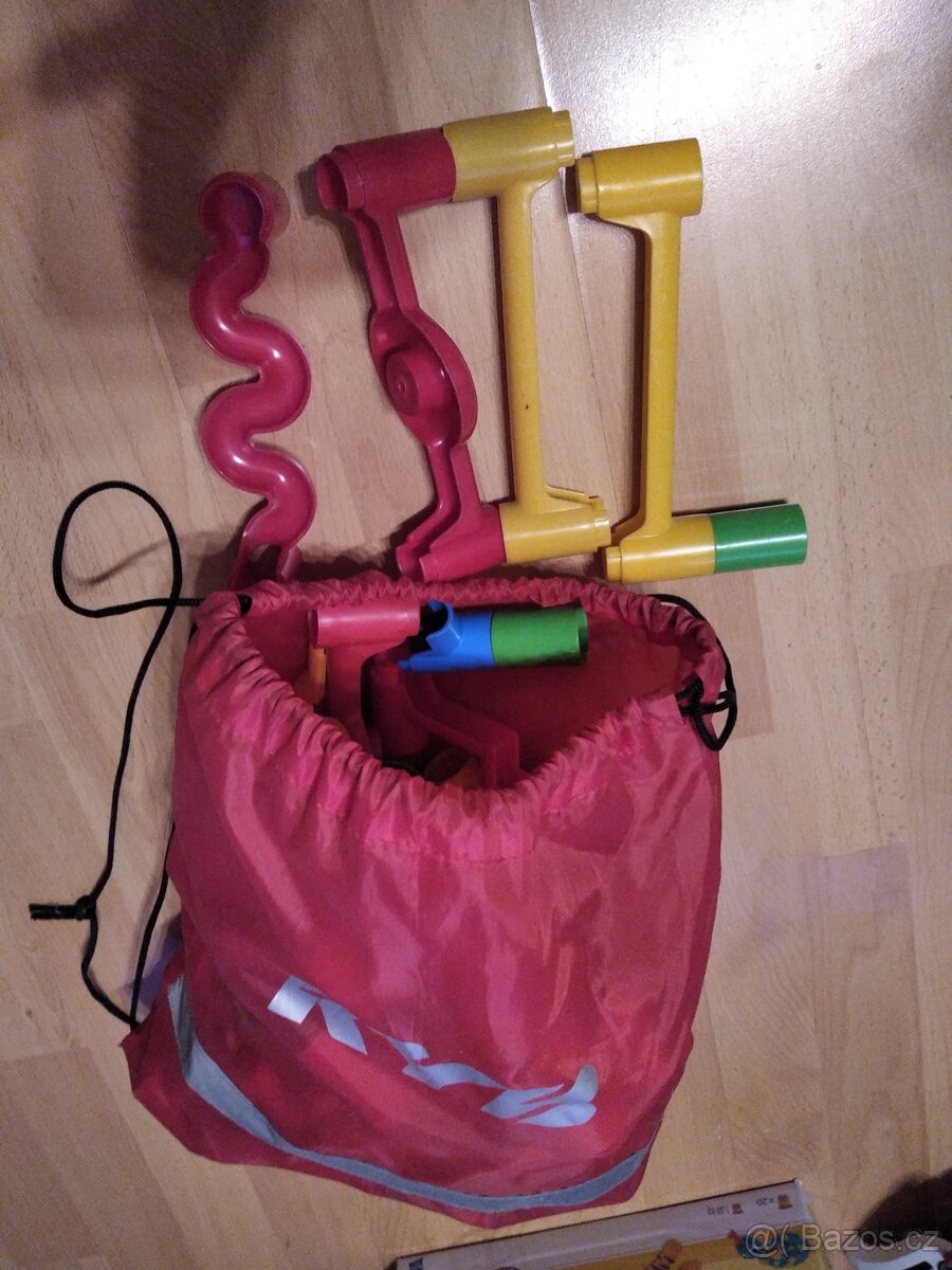 Hračky a různé společenské hry - 12