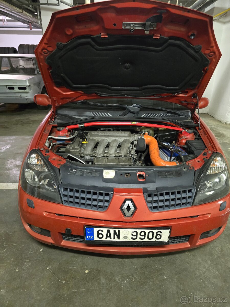 Clio RS (182) Cup velmi dobrý stav - pravostranné - 12
