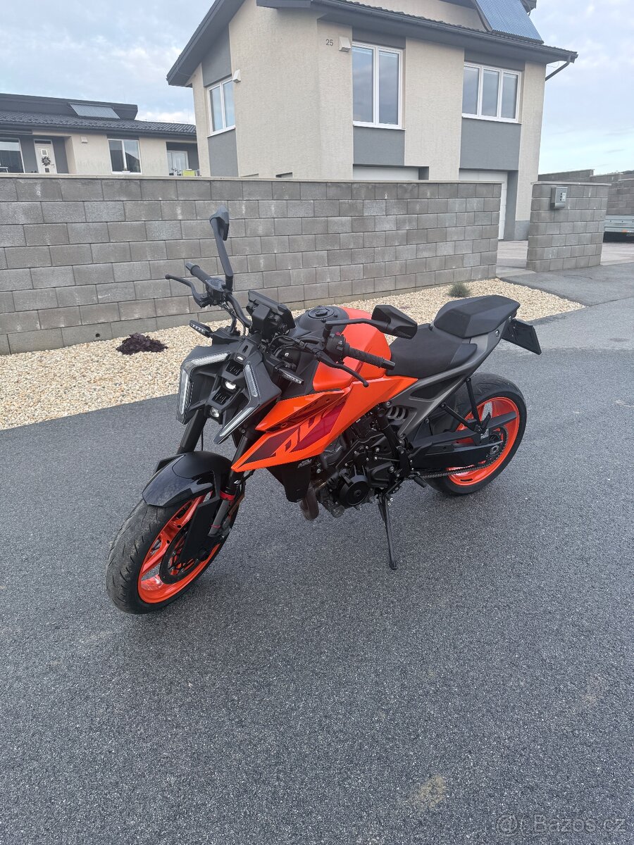 KTM 990 DUKE 2024 - 12