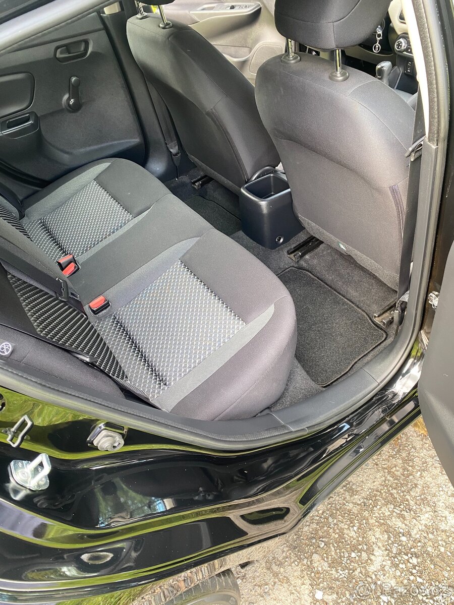 Nissan Micra 1.0 - 12