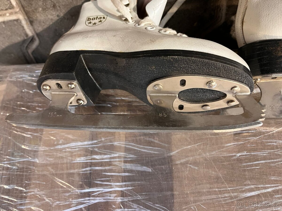 Dívčí lední brusle BOTAS - 12