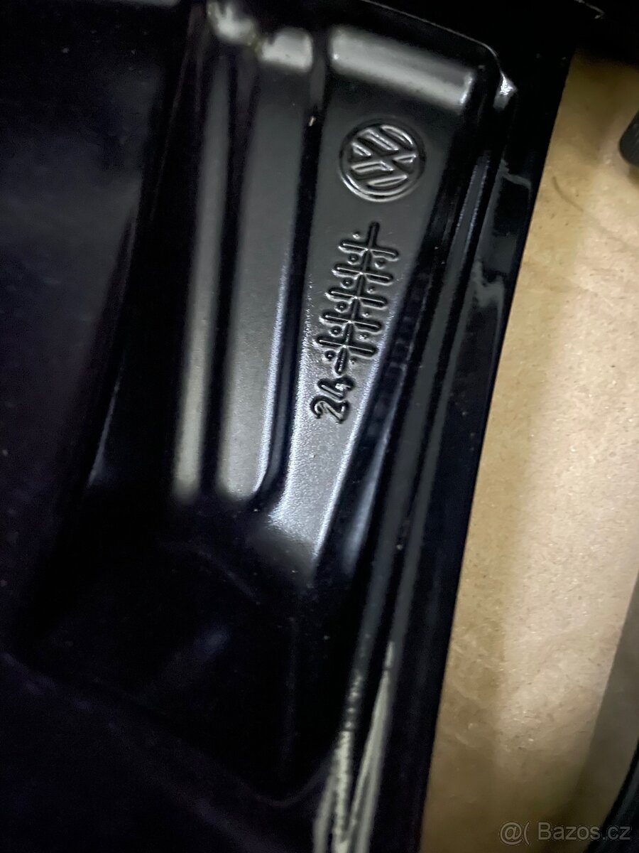 Original zimní alu vw ID7 Hudson r19 Continental 98% - 12