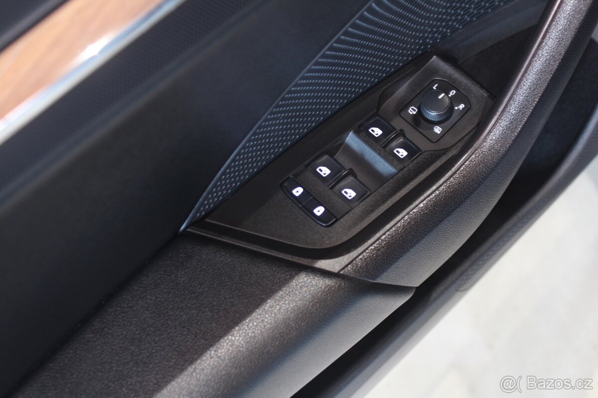 Škoda Octavia IV 2.0TDI DSG Display LED Tažné Model 2021 - 12