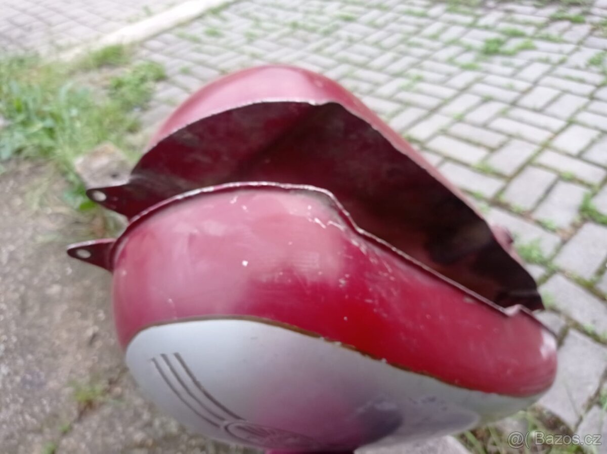 Prodám nádrž Jawa - 12