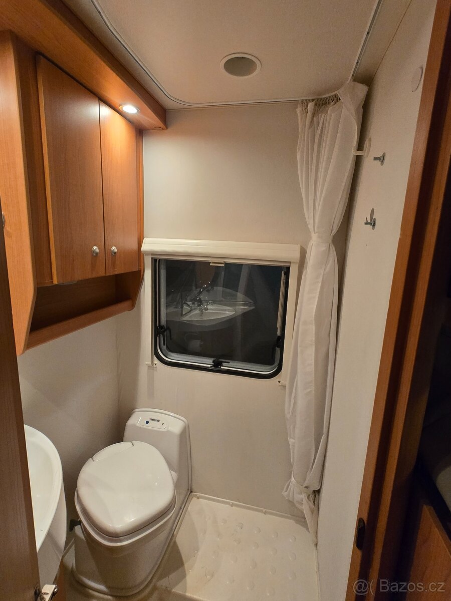 Obytné auto Renault Master 2,5/ 88kw - rok 2008 - 12