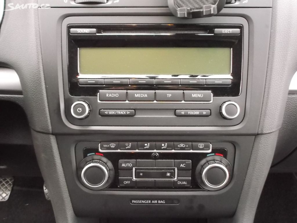 Volkswagen Golf 1,4 16V aut.kl,plnáserviska,TOPstav - 12