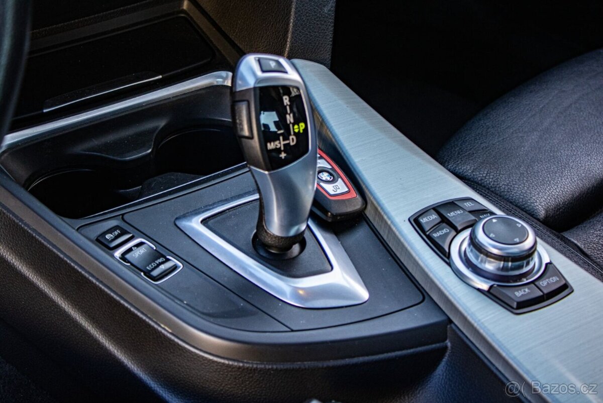 BMW Rad 3 335i xDrive A/T - 12