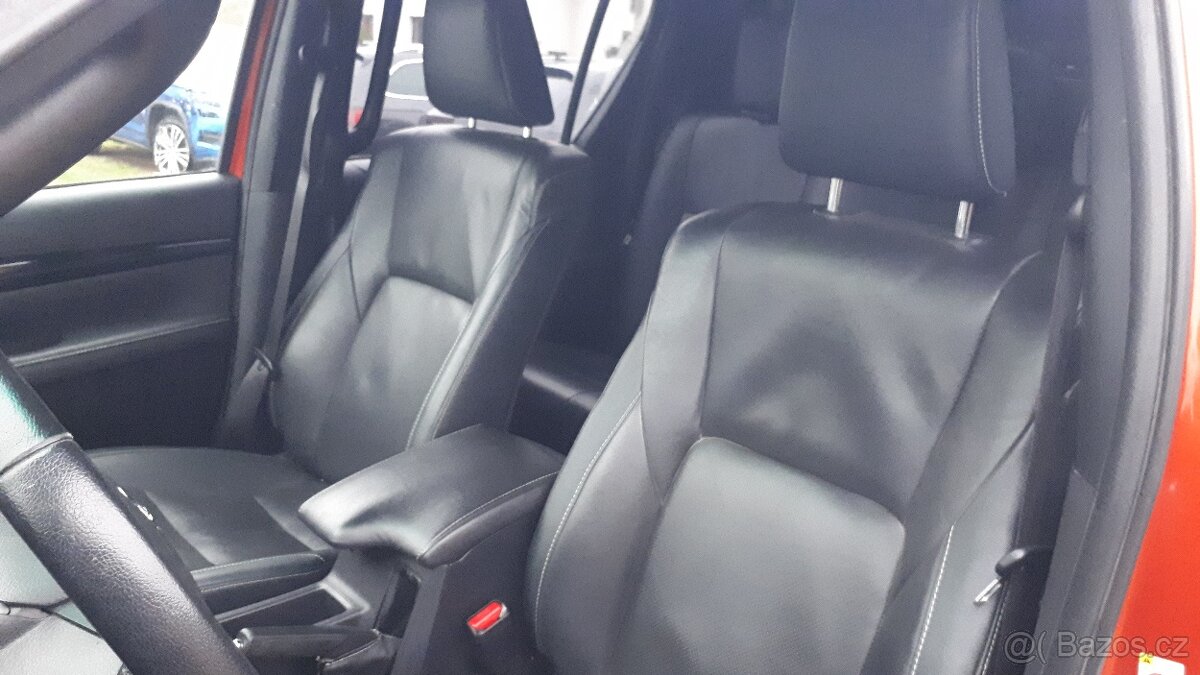 TOYOTA HILUX Adventure 2,4 110kW,r.v.2019 - 12