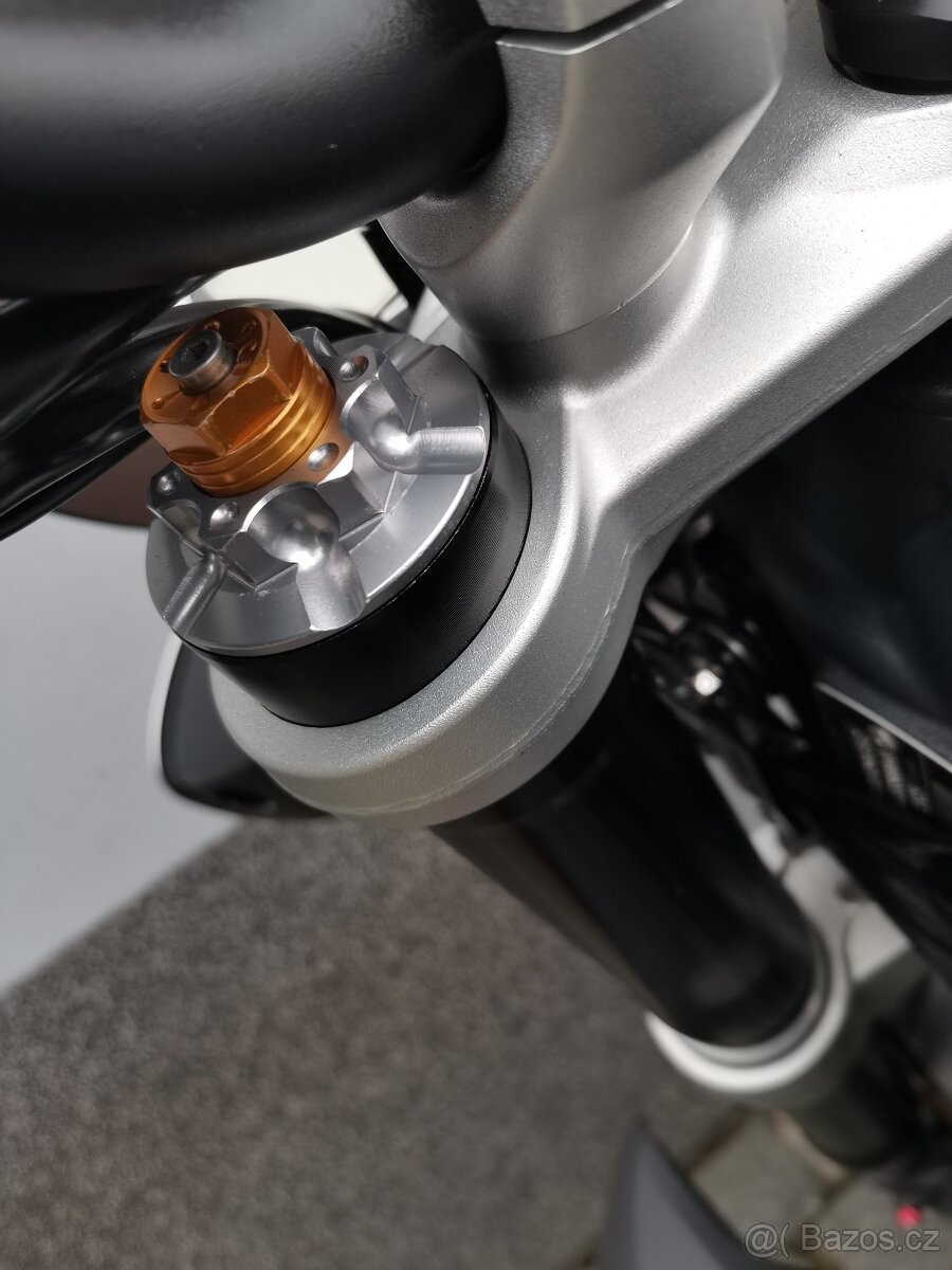 Triumph Street triple - 12